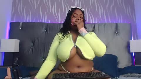 TrixieMar online show from February 3, 2025, 4:31 pm