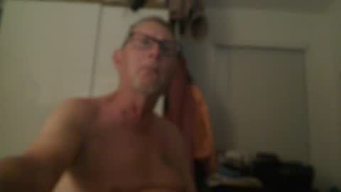 Snapshot of troffer1020 chatting on February 28, 2025, 2:31 am Troffer online show from February 28, 2025, 2:31 am
