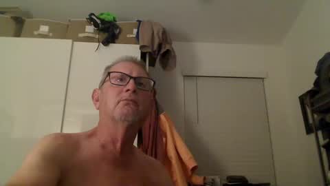 Snapshot of troffer1020 chatting on March 4, 2025, 12:50 am Troffer online show from March 4, 2025, 12:50 am