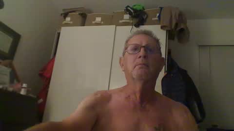 Snapshot of troffer1020 chatting on October 21, 2025, 11:38 pm Troffer online show from October 21, 2025, 11:38 pm