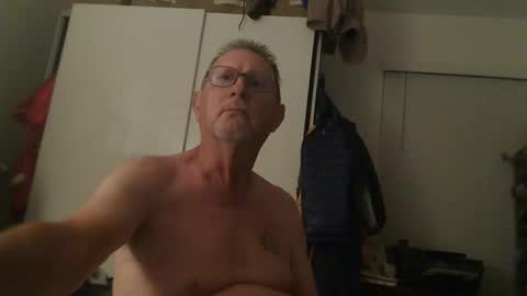 Snapshot of troffer1020 chatting on October 24, 2025, 2:52 am Troffer online show from October 24, 2025, 2:52 am