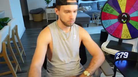 Snapshot of troy_greenxo chatting on September 19, 2025, 9:15 pm Troy Green online show from September 19, 2025, 9:15 pm