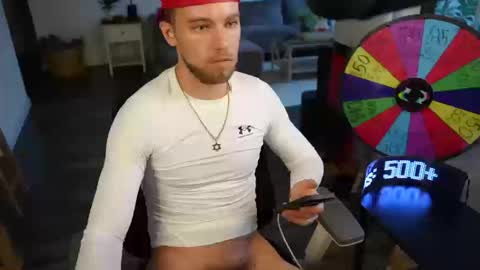 Snapshot of troy_greenxo chatting on October 11, 2025, 9:35 pm Troy Green online show from October 11, 2025, 9:35 pm