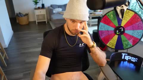 Snapshot of troy_greenxo chatting on October 15, 2025, 8:53 pm Troy Green online show from October 15, 2025, 8:53 pm