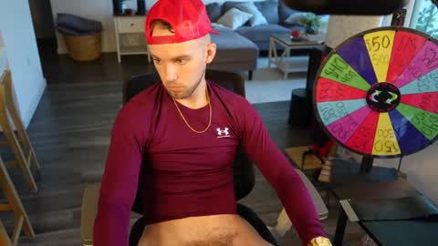 Snapshot of troy_greenxo chatting on October 22, 2025, 9:47 pm Troy Green online show from October 22, 2025, 9:47 pm