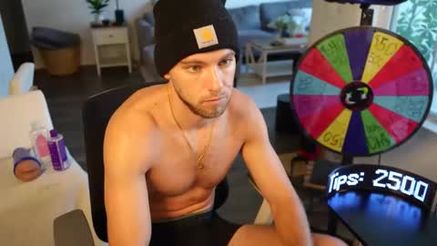 Snapshot of troy_greenxo chatting on October 25, 2025, 9:31 pm Troy Green online show from October 25, 2025, 9:31 pm