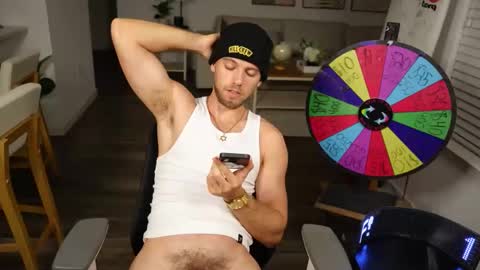 Snapshot of troy_greenxo chatting on April 19, 2026, 2:11 am Troy Green online show from April 19, 2026, 2:11 am