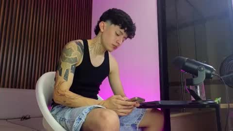 Snapshot of troy_rouge chatting on September 17, 2025, 7:59 pm Troy online show from September 17, 2025, 7:59 pm