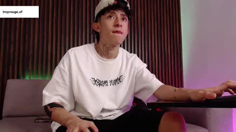 Snapshot of troy_rouge chatting on September 22, 2025, 7:27 pm Troy online show from September 22, 2025, 7:27 pm