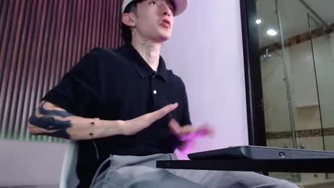 Snapshot of troy_rouge chatting on September 30, 2025, 7:19 pm Troy online show from September 30, 2025, 7:19 pm