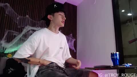 Snapshot of troy_rouge chatting on October 21, 2025, 7:47 pm Troy online show from October 21, 2025, 7:47 pm