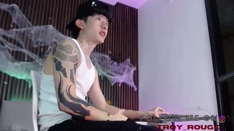 Snapshot of troy_rouge chatting on October 23, 2025, 7:34 pm Troy online show from October 23, 2025, 7:34 pm