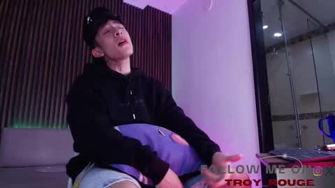 Troy online show from November 6, 2025, 7:15 pm