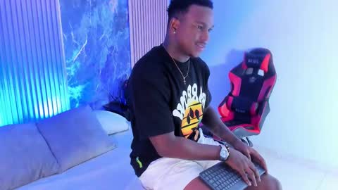 Snapshot of troykhalil chatting on September 17, 2025, 11:28 pm Troy Khalil online show from September 17, 2025, 11:28 pm