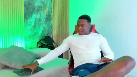 Snapshot of troykhalil chatting on September 24, 2025, 8:34 pm Troy Khalil online show from September 24, 2025, 8:34 pm