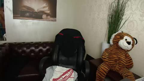 Snapshot of troywade chatting on May 16, 2026, 5:26 am TroyWade online show from May 16, 2026, 5:26 am