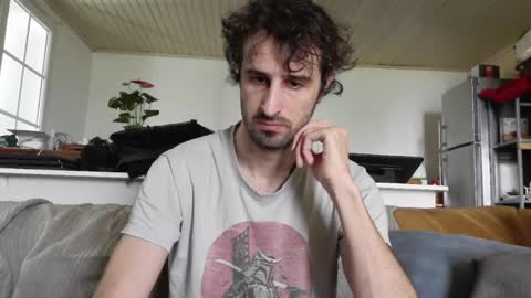 trucdeoufouf online show from February 2, 2025, 10:02 am