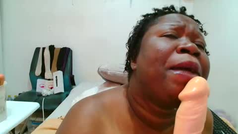 TrueBella30 online show from October 30, 2025, 8:49 am