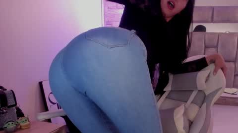 Snapshot of truelove_art chatting on March 5, 2025, 7:27 pm online show from March 5, 2025, 7:27 pm