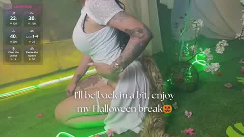   online show from October 10, 2025, 11:53 am