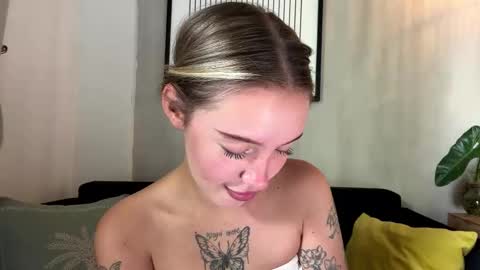 Snapshot of trulamorella chatting on February 1, 2026, 5:06 am Mia online show from February 1, 2026, 5:06 am