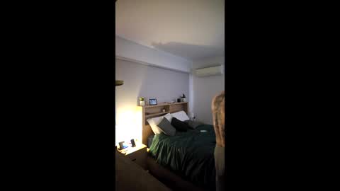 DirtyAuscouple online show from April 16, 2026, 6:03 am