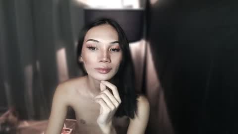 ts_athisa online show from February 24, 2025, 3:42 pm