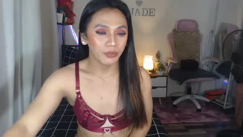 Jade online show from January 10, 2025, 2:04 am