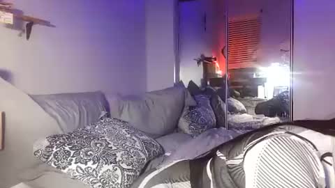 Amber White online show from September 10, 2025, 8:03 am