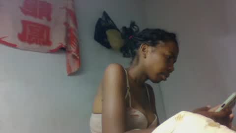 tsaralaza online show from November 13, 2025, 2:38 pm