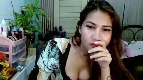 SHENA  online show from December 5, 2025, 3:30 pm