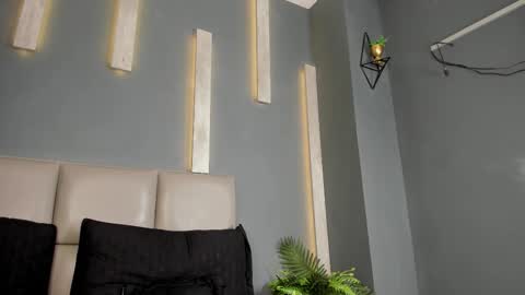  C H L O E online show from March 5, 2026, 7:54 pm