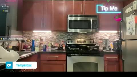 Snapshot of tsfoxx chatting on May 13, 2026, 1:52 pm tsfoxx online show from May 13, 2026, 1:52 pm