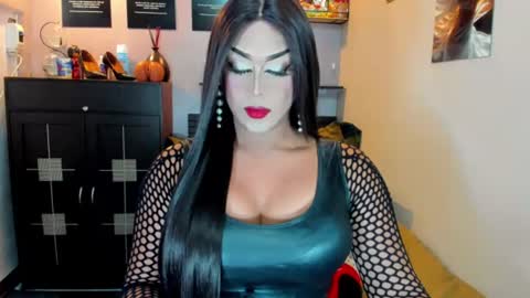 Snapshot of tsmamahmerslove chatting on June 24, 2026, 9:25 pm Nicoleeee online show from June 24, 2026, 9:25 pm