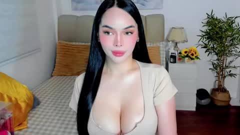 Snapshot of tspearlofasia chatting on April 1, 2026, 5:19 am Graciella online show from April 1, 2026, 5:19 am