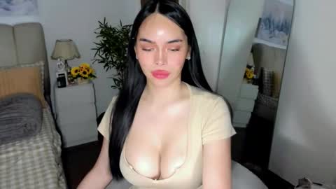 Snapshot of tspearlofasia chatting on April 13, 2026, 9:04 am Graciella online show from April 13, 2026, 9:04 am