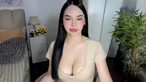 Snapshot of tspearlofasia chatting on April 15, 2026, 7:59 am Graciella online show from April 15, 2026, 7:59 am