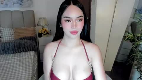 Snapshot of tspearlofasia chatting on April 24, 2026, 7:44 am Graciella online show from April 24, 2026, 7:44 am