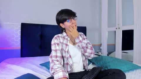 Snapshot of tsuki_maru chatting on October 4, 2025, 8:07 pm Maru online show from October 4, 2025, 8:07 pm