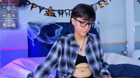 Snapshot of tsuki_maru chatting on October 17, 2025, 8:33 pm Maru online show from October 17, 2025, 8:33 pm