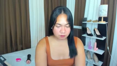 Karen Oquio online show from September 17, 2025, 2:13 am