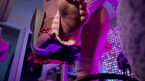 MOCHI NEXT DOOR online show from November 24, 2025, 5:34 pm