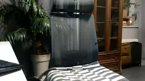 ttaa1967355807 online show from May 10, 2026, 9:09 pm