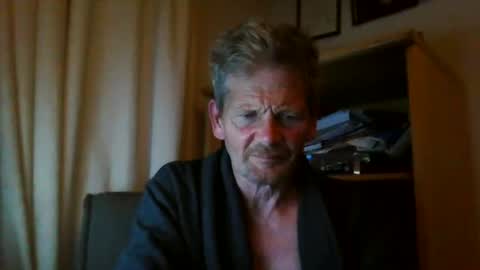 Snapshot of ttb2769 chatting on October 6, 2025, 4:43 am ttb2769 online show from October 6, 2025, 4:43 am