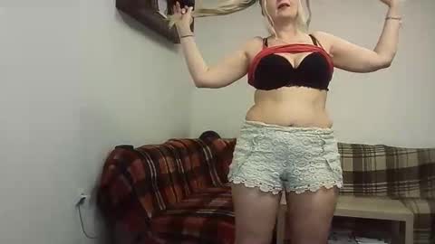 Snapshot of ttrnynela chatting on March 20, 2026, 7:02 am Ttrnynela online show from March 20, 2026, 7:02 am