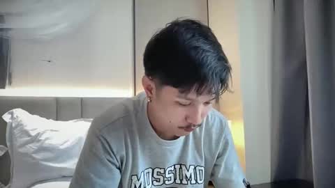 Snapshot of tuling1 chatting on April 15, 2026, 8:43 am tuling1 online show from April 15, 2026, 8:43 am