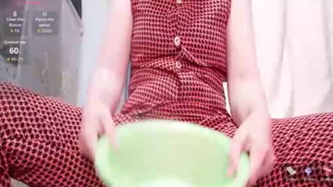 tulip_sexxy online show from November 3, 2025, 9:43 am