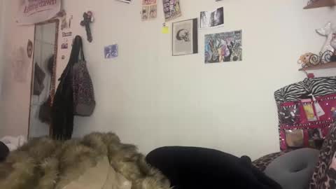 turntpixie online show from January 11, 2026, 6:29 am