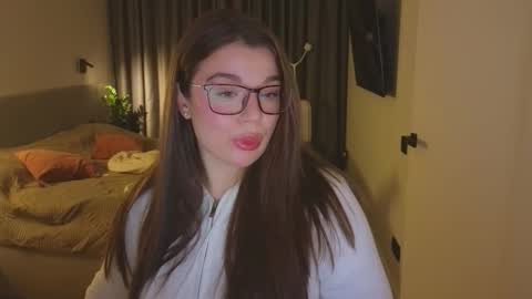 Ariana online show from November 16, 2025, 5:51 pm