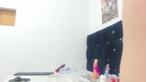 tutty_sweet online show from December 23, 2024, 2:45 am